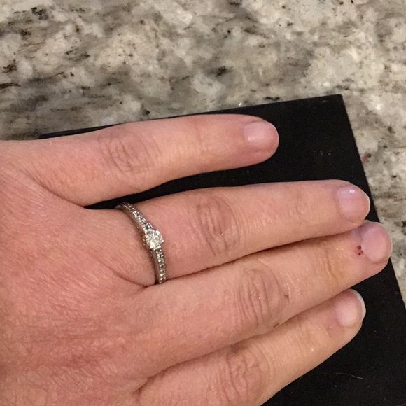 Diamond ring Size 9 - Picture 5 of 7